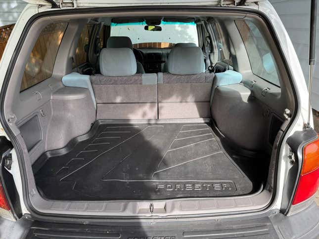 Image for article titled At $8,000, Could You See This 2000 Subaru Forester For The Trees?