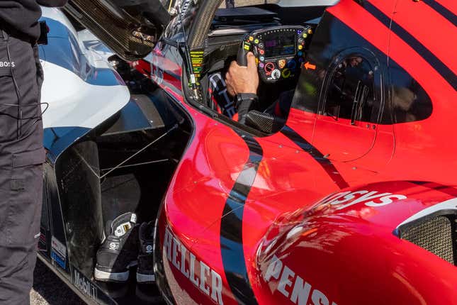 They’re still finding new uses for the Porsche 963’s ingenious behind-the-front-wheel storagecompartment.