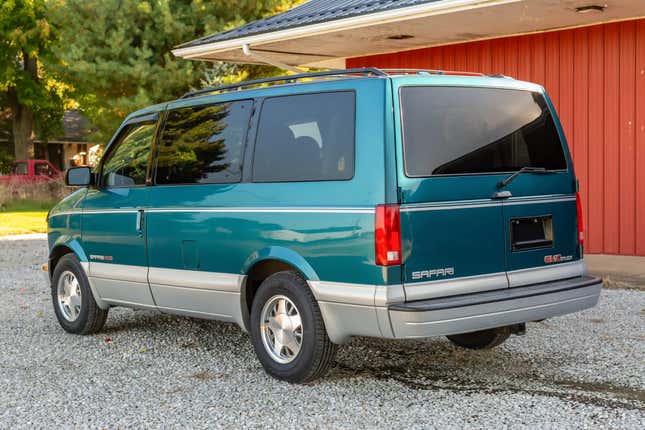 Image for article titled 27-Year-Old GMC Safari Sells For Only $5,500 Less Than Original MSRP On Bring-A-Trailer