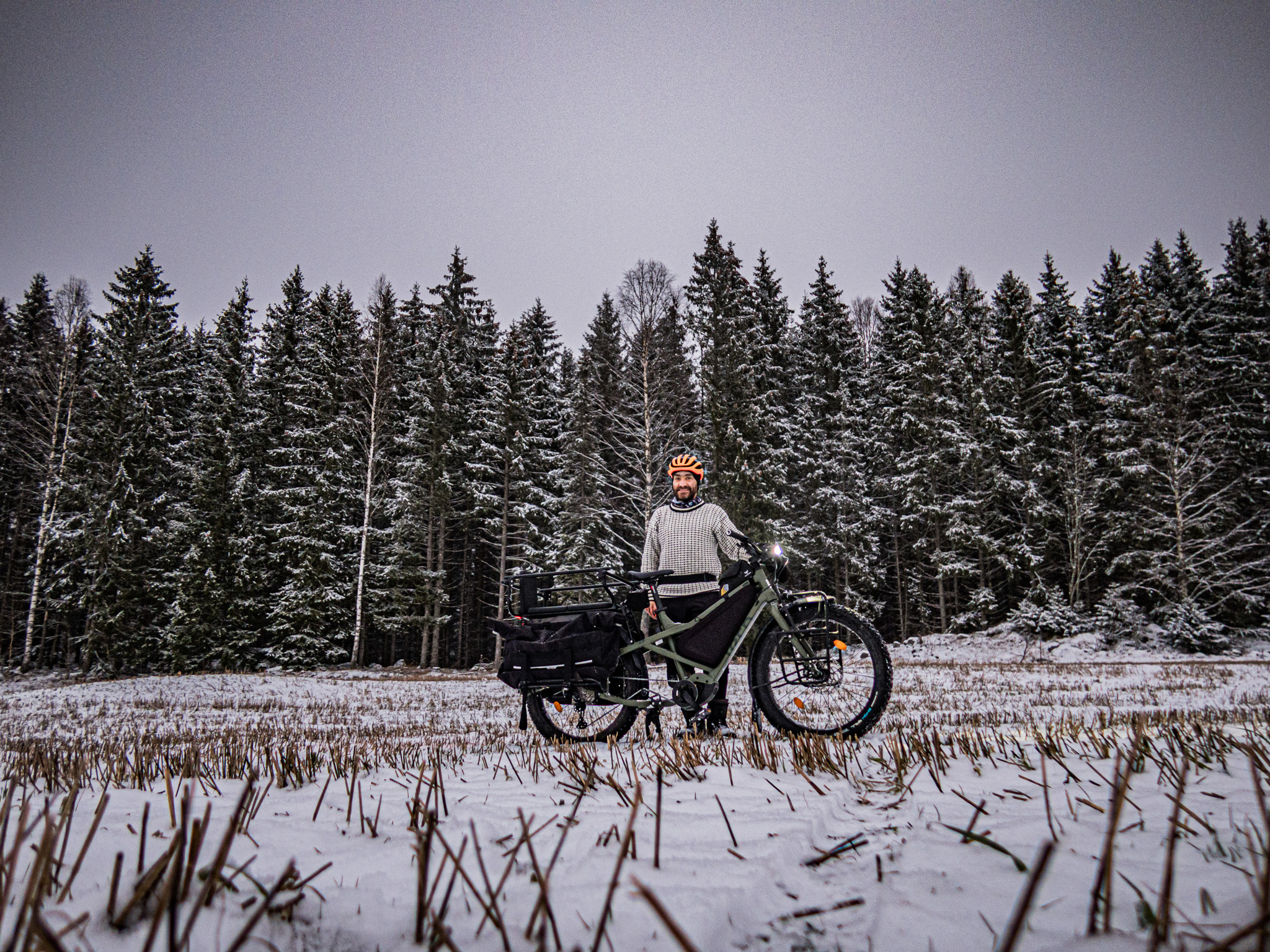 Markus Stitz holding his cargo bike